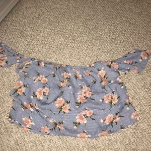 Strapless top with attachable Sleeves